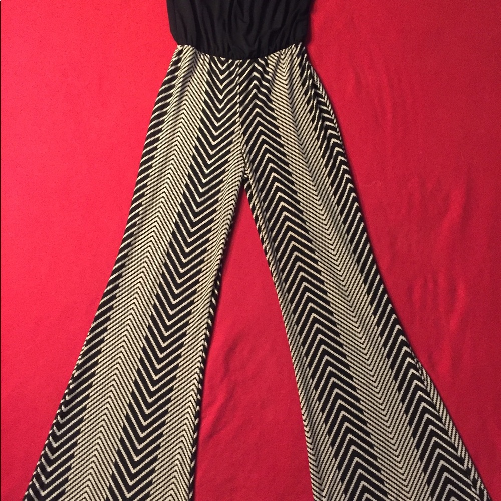 Women’s jumpsuit black and white size small